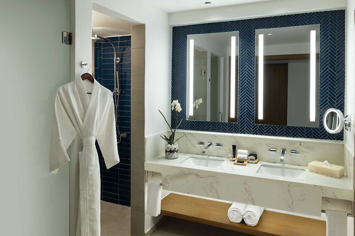 16835786_ImageLargeWidth