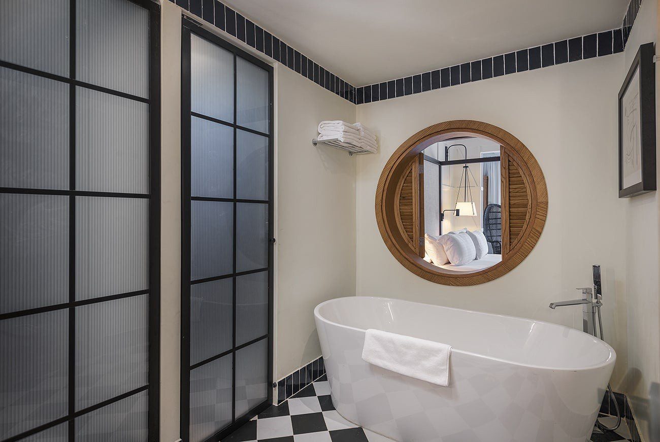 OEF_20Royal_20Master_20Suite_20-_20El_20Beso_20(7) OEF_20Royal_20Master_20Suite_20-_20El_20Beso_20(7)