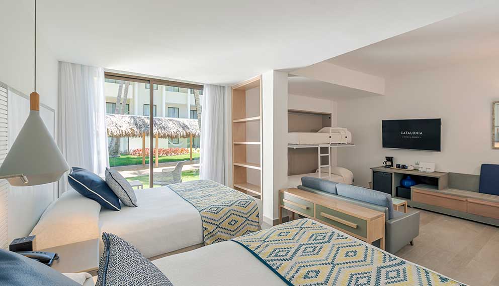 _dsc9186-privileged-family-deluxe-2_0 _dsc9186-privileged-family-deluxe-2_0