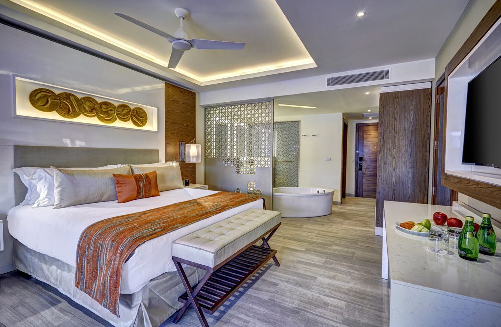 royalton_bavaro_luxury_junior_suite_swim_out-7-6258218905df0 royalton_bavaro_luxury_junior_suite_swim_out-7-6258218905df0