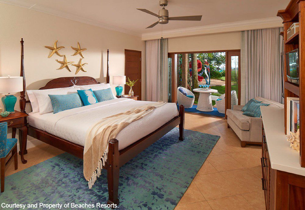 BNG_RM_402_403_404_CAT_42BG_KING_BED_W_SINGLE_PULLOUT_SOFA_BED_041-1