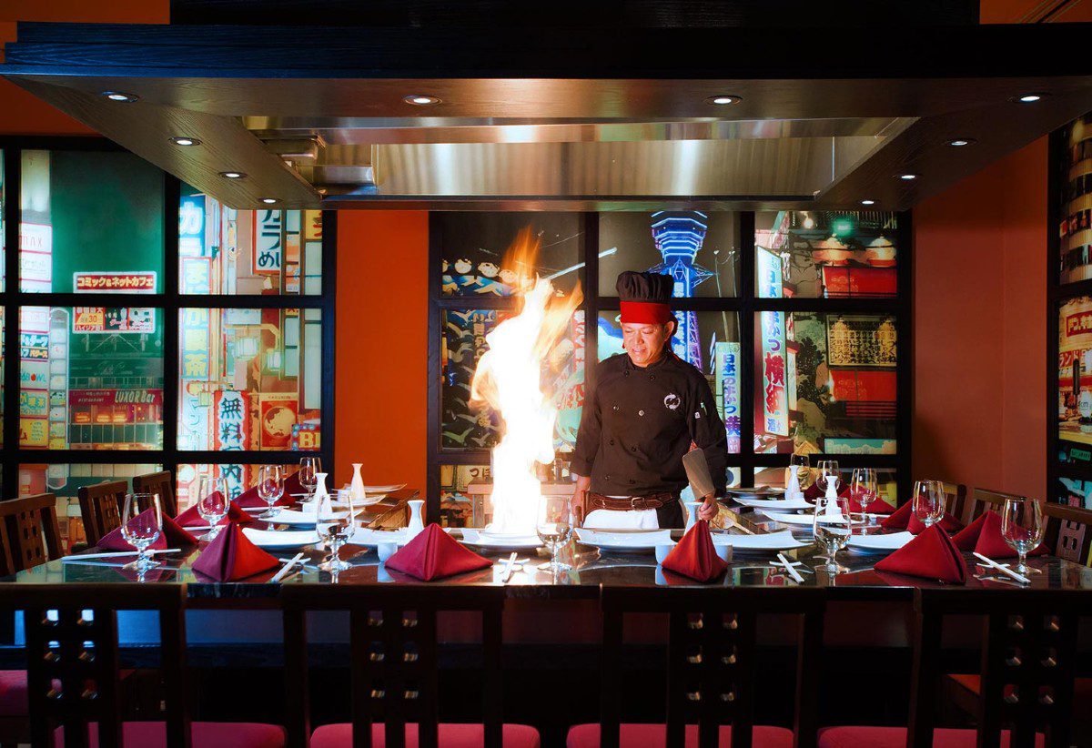 sls-dining-2fa2bed75 sls-dining-2fa2bed75