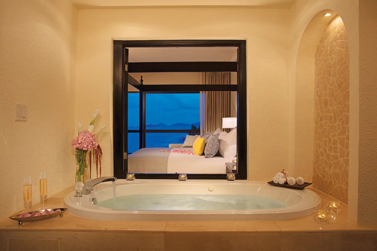 DDPBP-JR-OV-WhirlpoolTub-1A-RGB-CB DDPBP-JR-OV-WhirlpoolTub-1A-RGB-CB