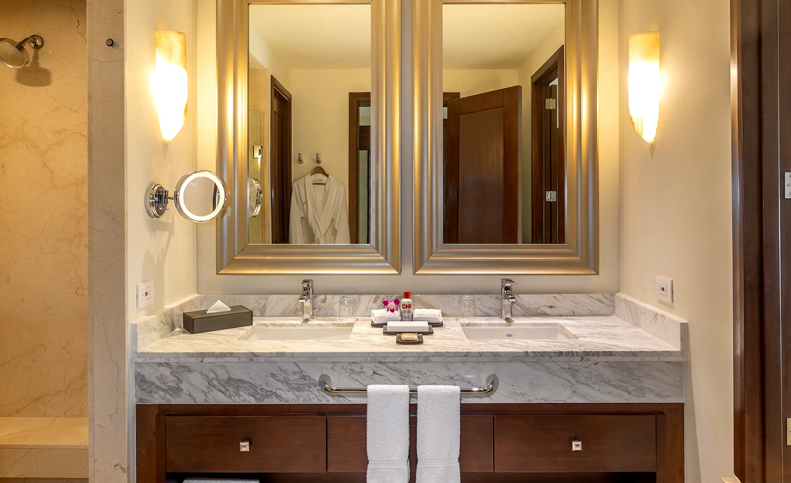 thg_Room_Family_Deluxe_One_Bed_Bathroom_3_galeria_gallerygrid_1620x990px_a67bb6ed61