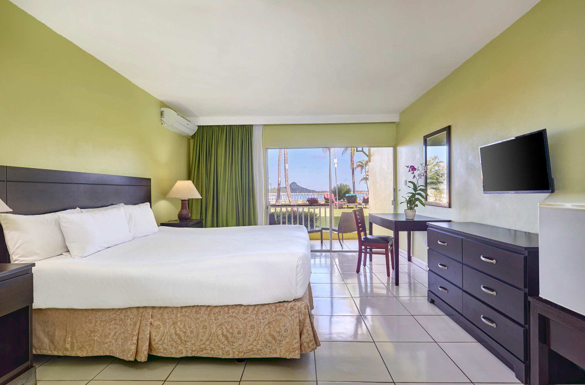 Starfish_SL_GardenView_Room_LR_0003-1 Starfish_SL_GardenView_Room_LR_0003-1