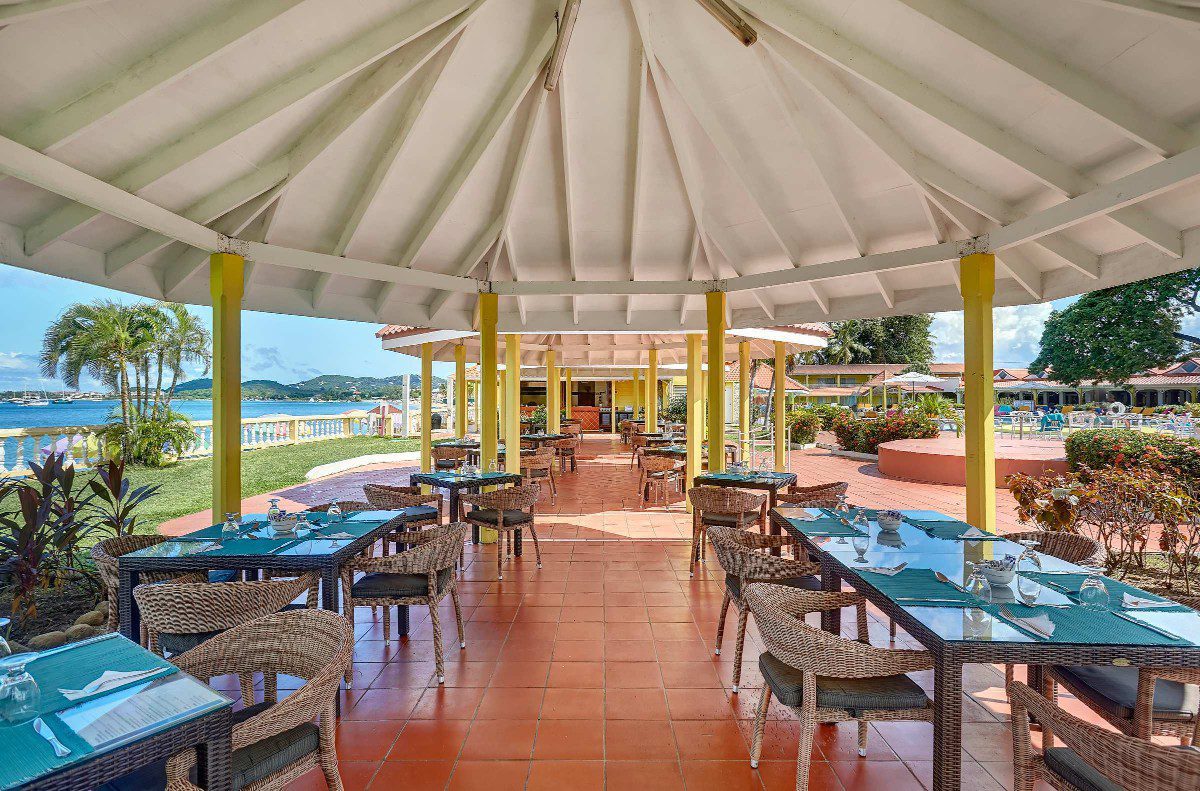 Starfish_SL_Ocean_Beach_Grill_LR_0003-1 Starfish_SL_Ocean_Beach_Grill_LR_0003-1