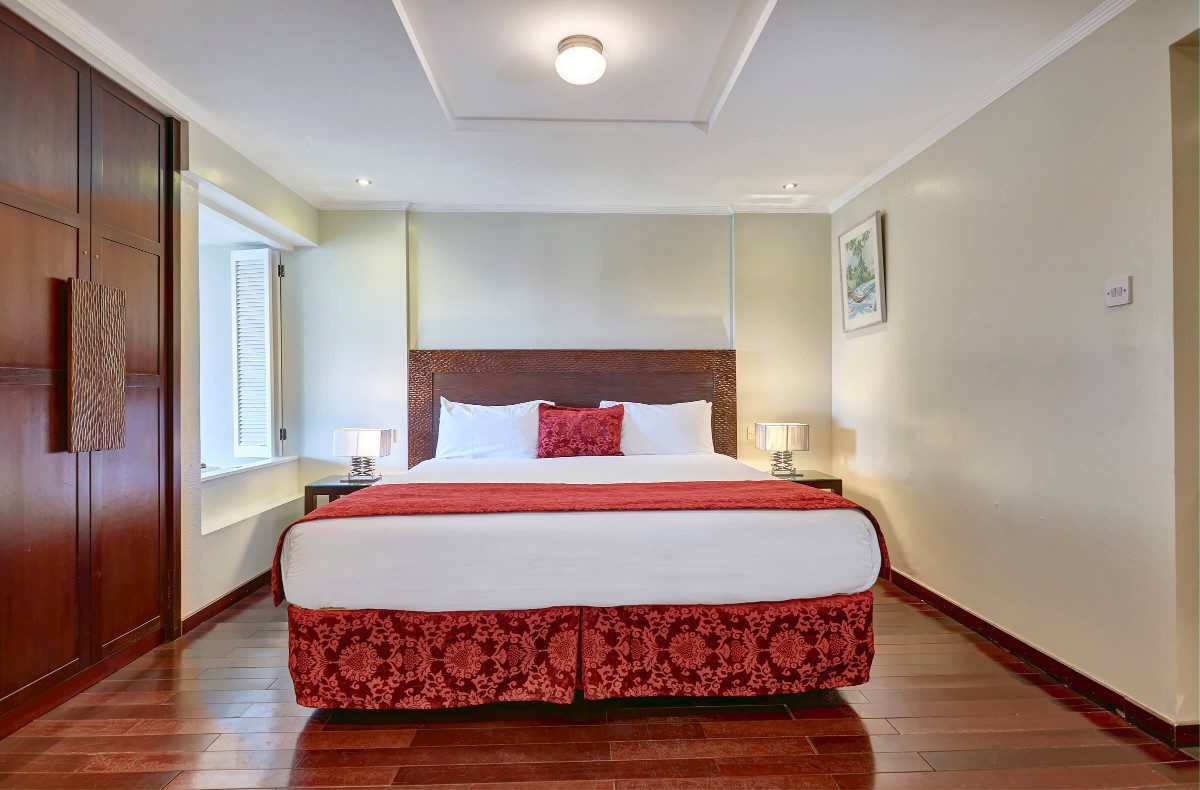 mystique_royal_seaview_deluxe_suites_lr_0002-627031960882c-optimized mystique_royal_seaview_deluxe_suites_lr_0002-627031960882c-optimized