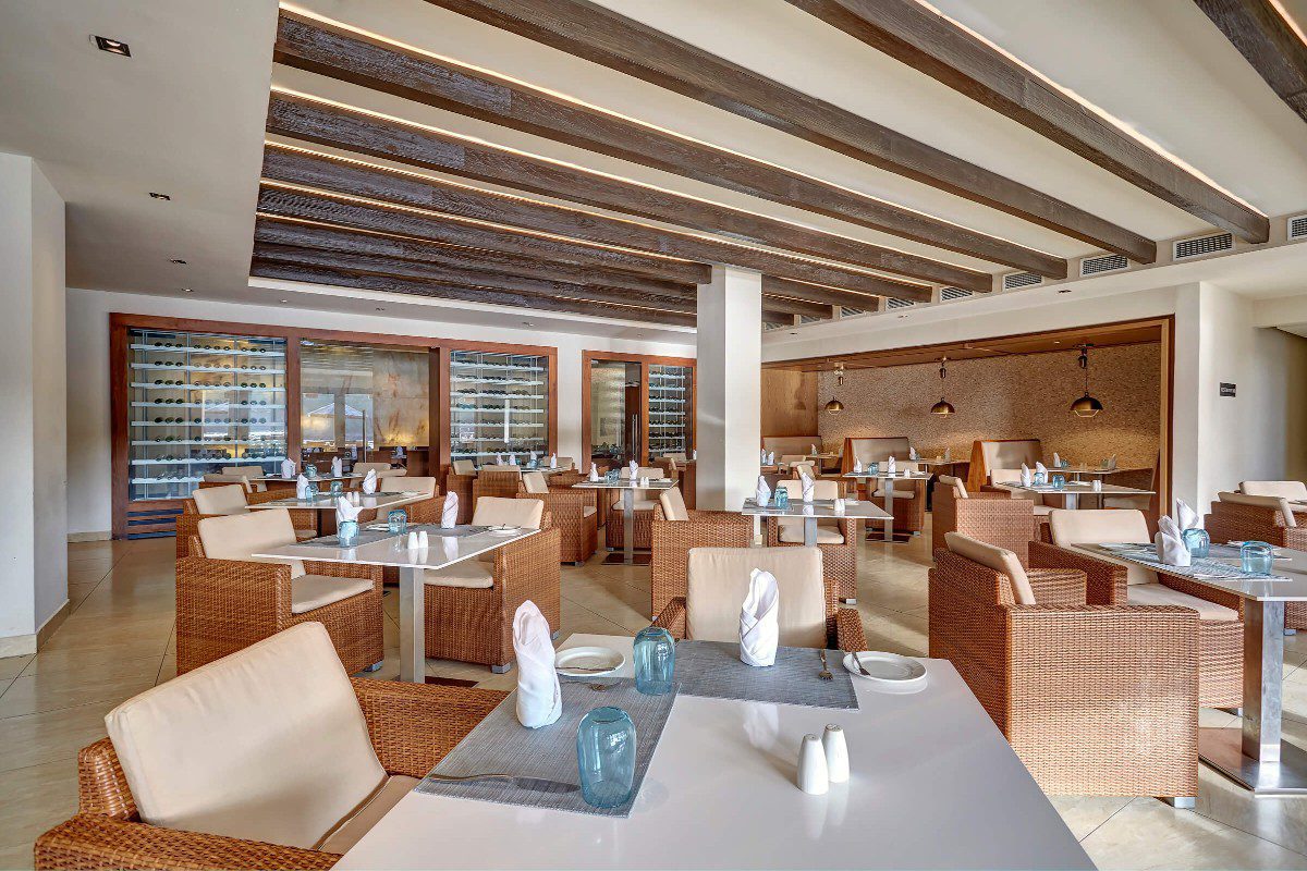 royalton_sl_dorado_restaurant_lr_0009-62571707107b4-optimized royalton_sl_dorado_restaurant_lr_0009-62571707107b4-optimized