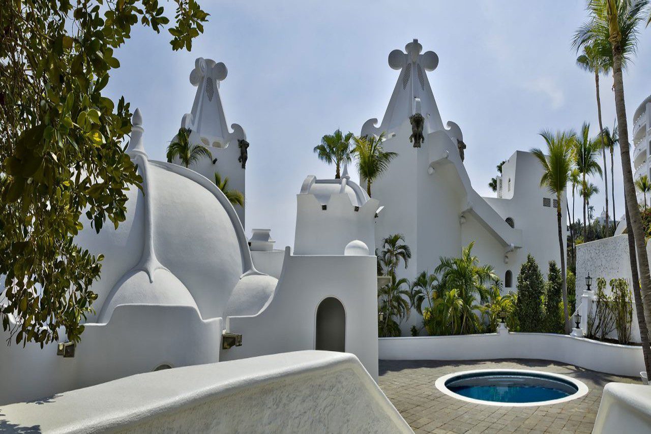 038-Alberca-pres-02_For_Web-1280x613 038-Alberca-pres-02_For_Web-1280x613