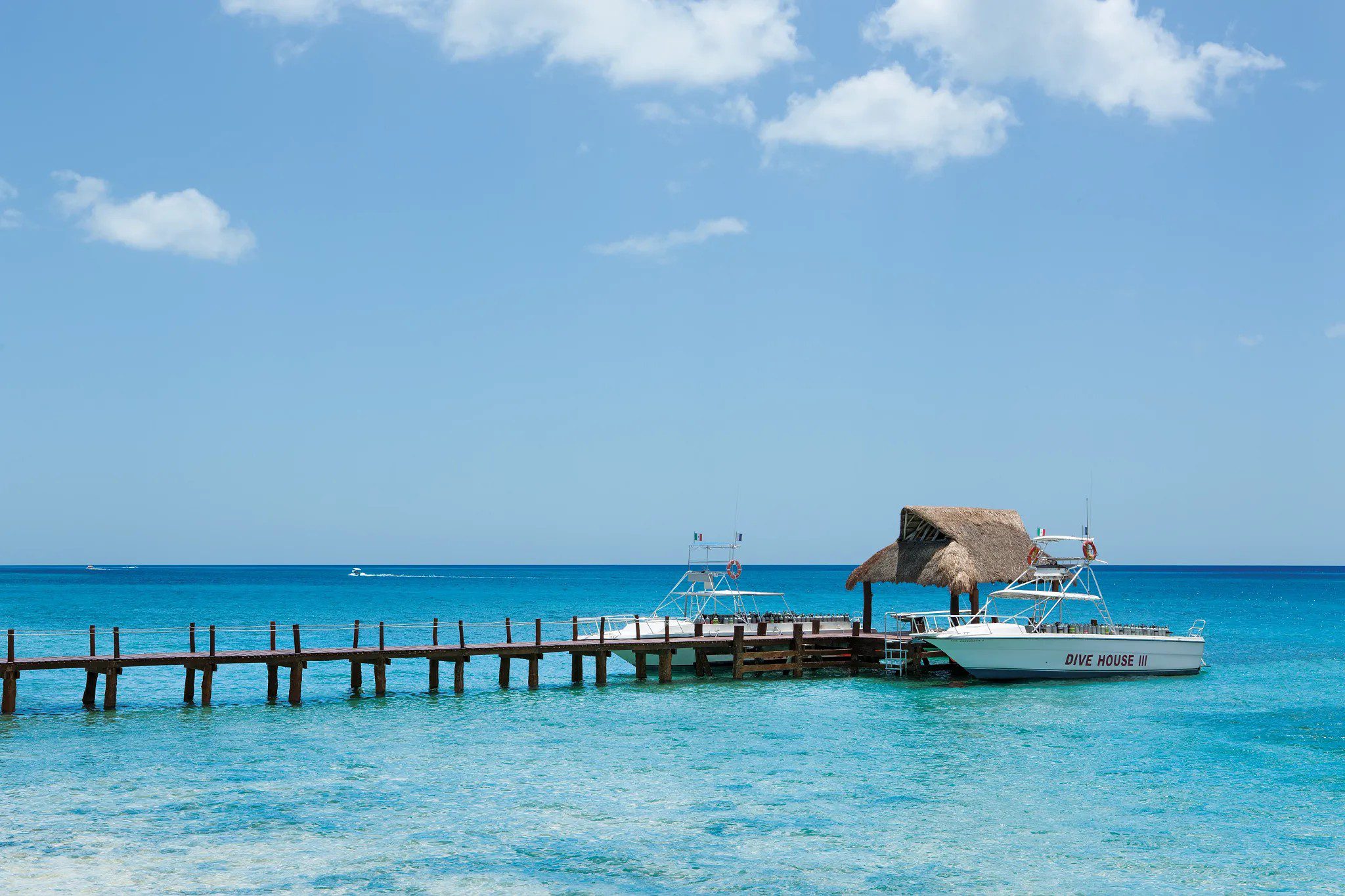 SEACZ-EXT-Pier-Scuba-Boats-1-CB-CB SEACZ-EXT-Pier-Scuba-Boats-1-CB-CB