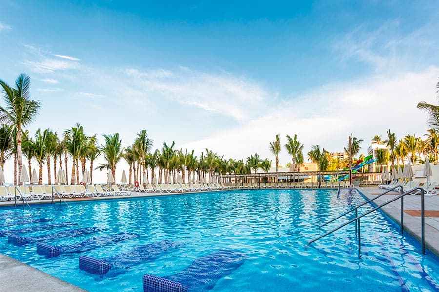 pool-riu-emerald-bay-2_tcm55-226113 pool-riu-emerald-bay-2_tcm55-226113