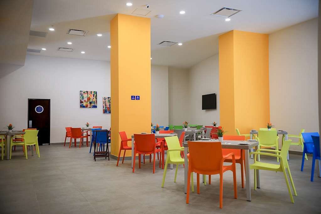 restaurant restaurant