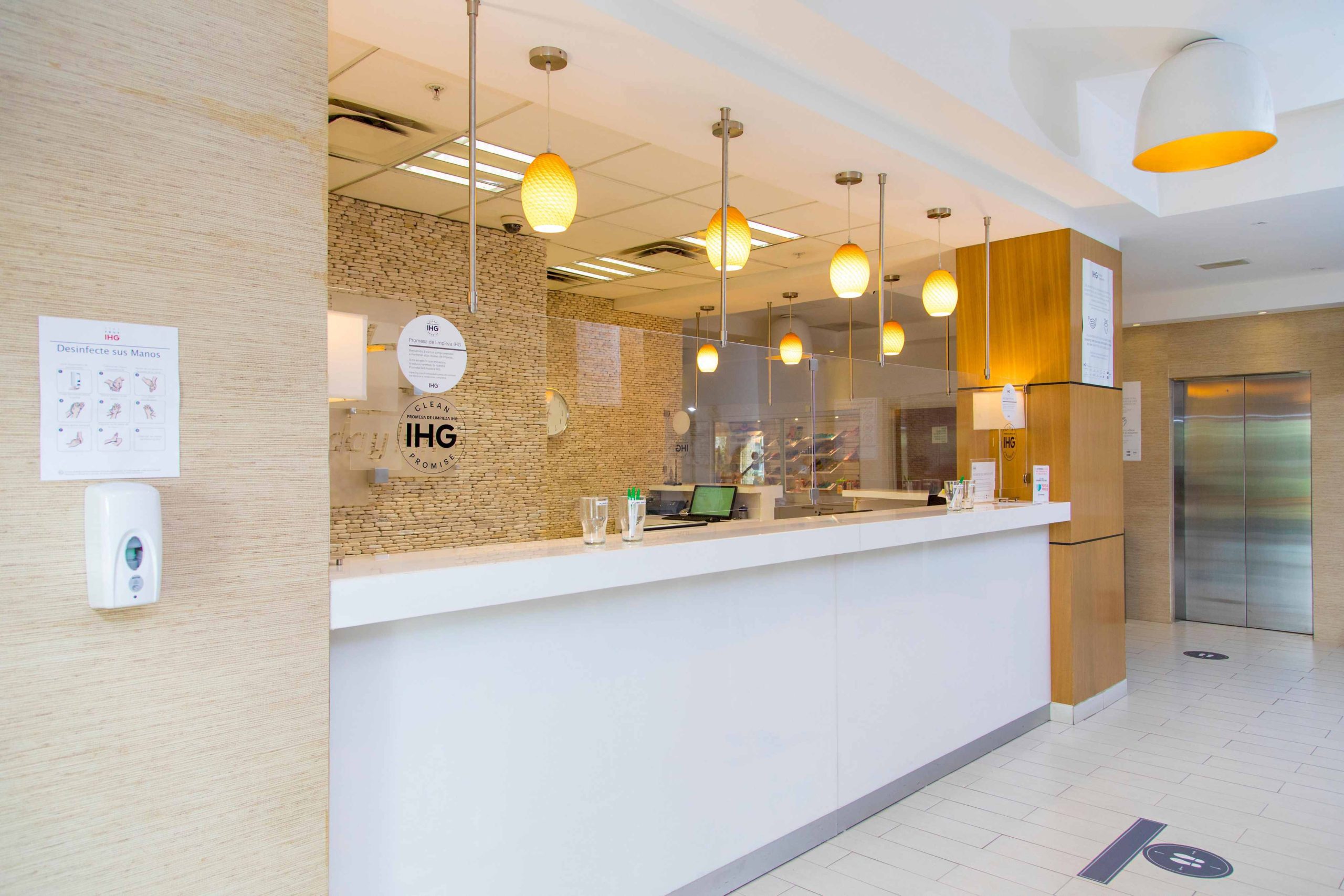 holiday-inn-acapulco-6992222547-3x2 holiday-inn-acapulco-6992222547-3x2