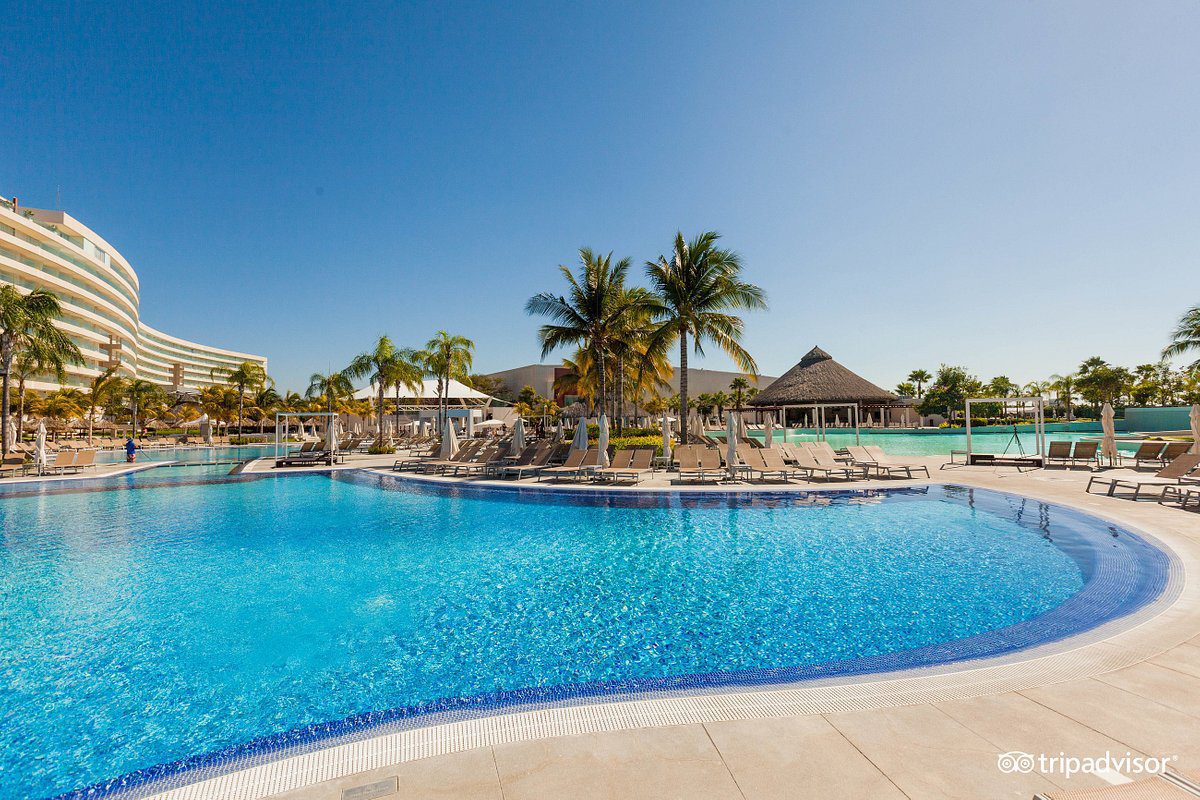 pool-2--v16019512 pool-2--v16019512