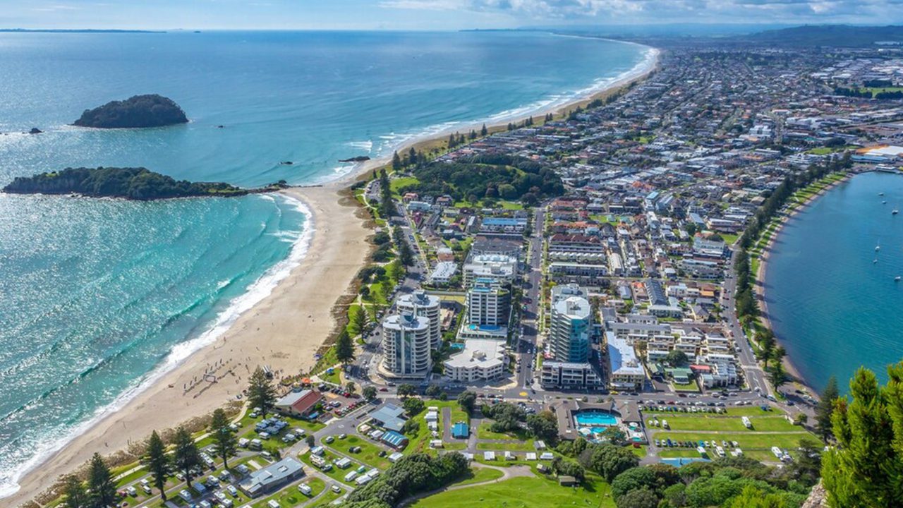 Explore the vibrant capital city of Wellington https://dev.travelonica.com/wp-content/uploads/2023/08/Explore-the-vibrant-capital-city-of-Wellington-1280x720.jpg