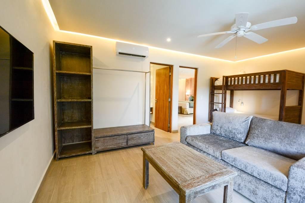 Sandos_Caracol_Eco_Family_Penthouse_Room_02-min