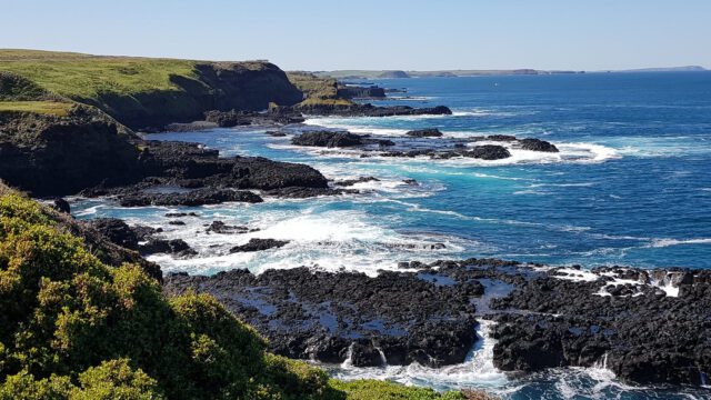 https://dev.travelonica.com/wp-content/uploads/2023/08/See-the-natural-wonder-of-Phillip-Island-640x360.jpg