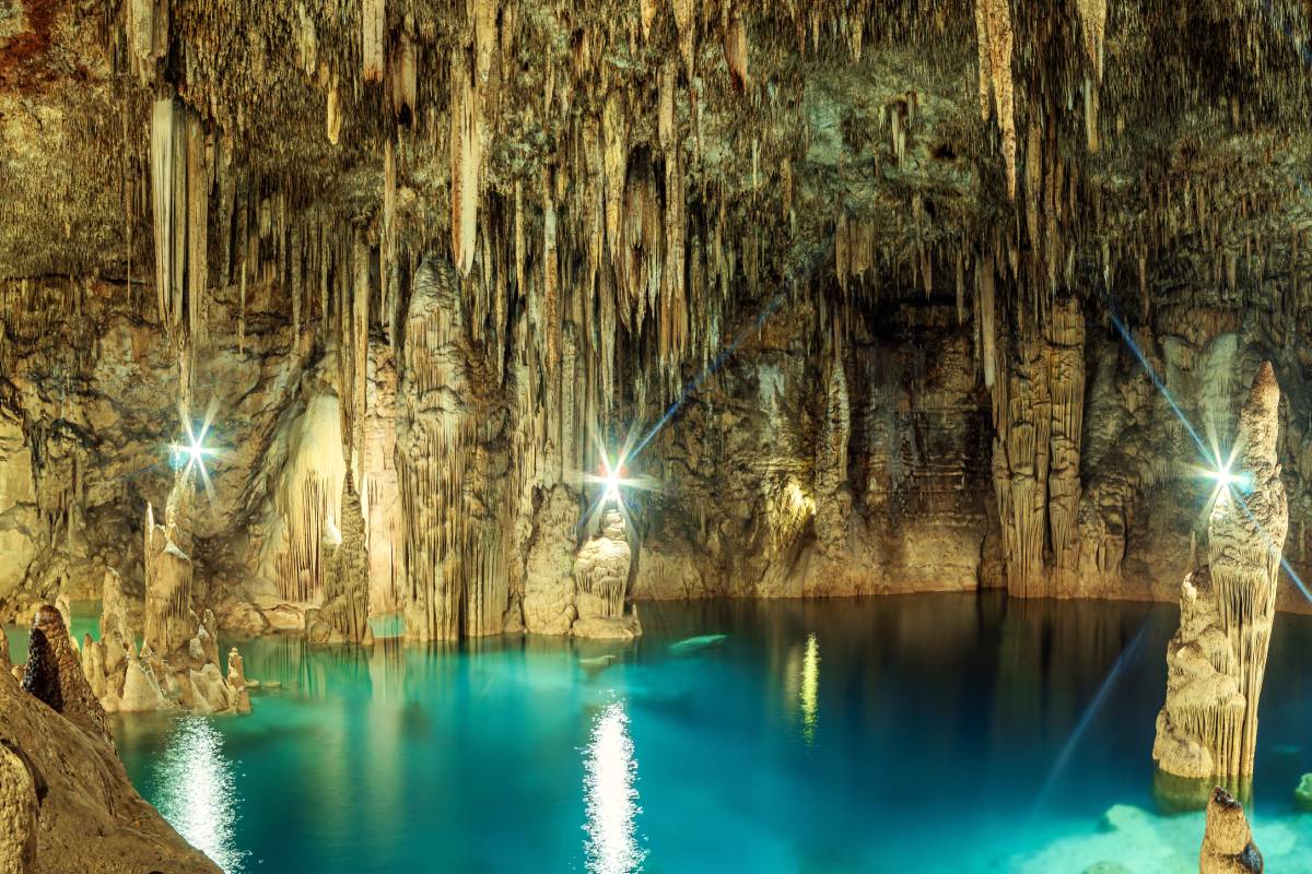 https://dev.travelonica.com/wp-content/uploads/2023/08/caverna-en-yucatan-2022-11-11-21-49-12-utc-1.jpg