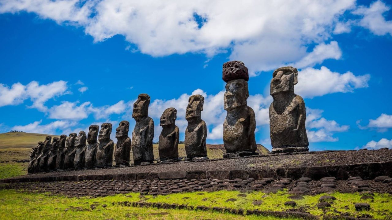 https://dev.travelonica.com/wp-content/uploads/2023/08/curiosidades-de-la-isla-de-pascua-1280x720.jpg