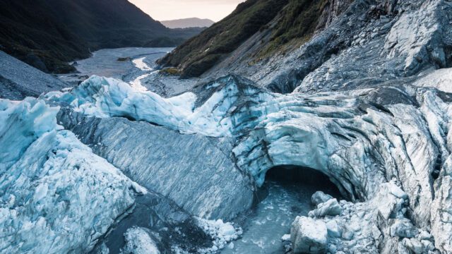 https://dev.travelonica.com/wp-content/uploads/2023/08/the-majestic-Franz-Josef-Glacier-640x360.jpg