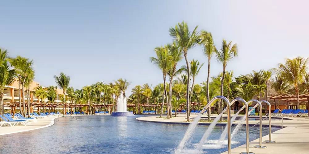 BMAYAB_POOL_19-1_qlt=75&wid=1000&hei=500&fit=crop,