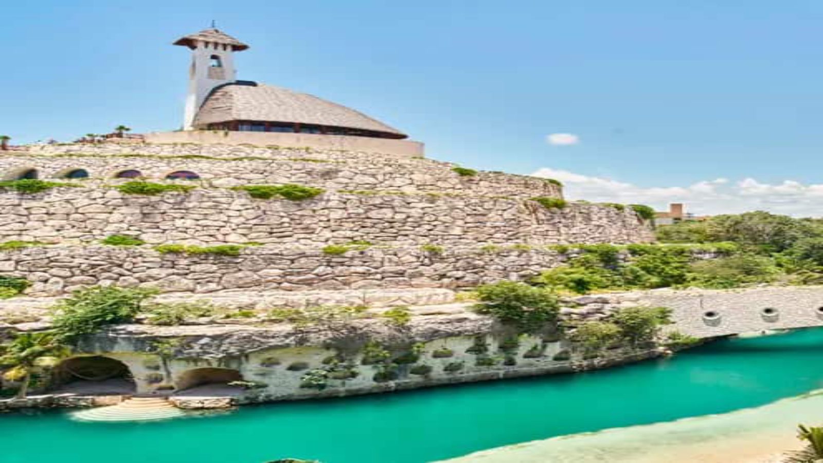 casa-piramide-1 casa-piramide-1