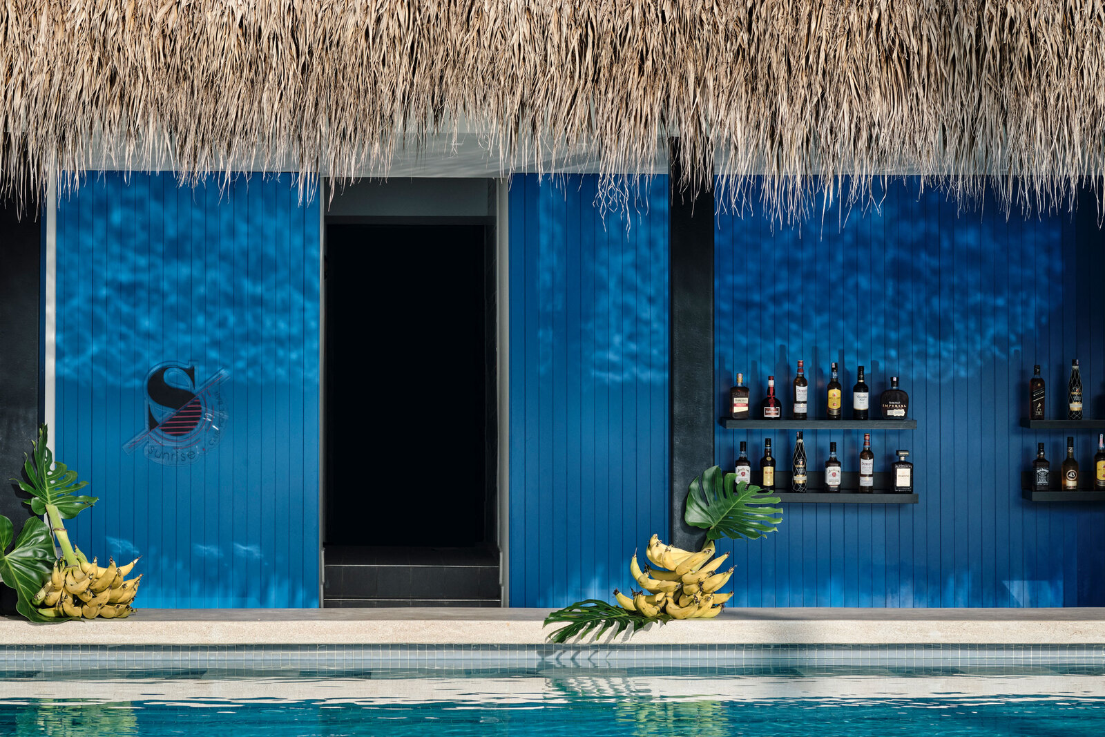 Finest-Punta-Cana-Sunrise-bar