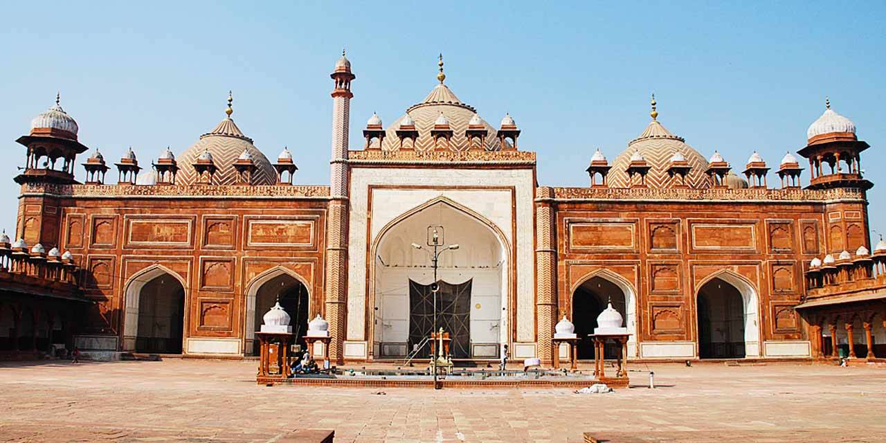 https://dev.travelonica.com/wp-content/uploads/2024/09/jama-masjid-agra-tourism-entry-fee-timings-holidays-reviews-header.jpg
